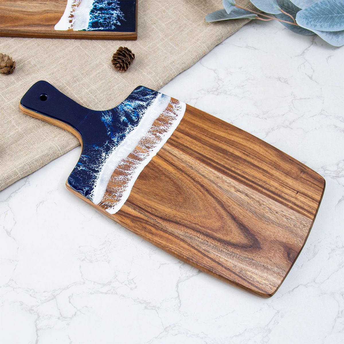 Detailed view of handle with glossy resin waves